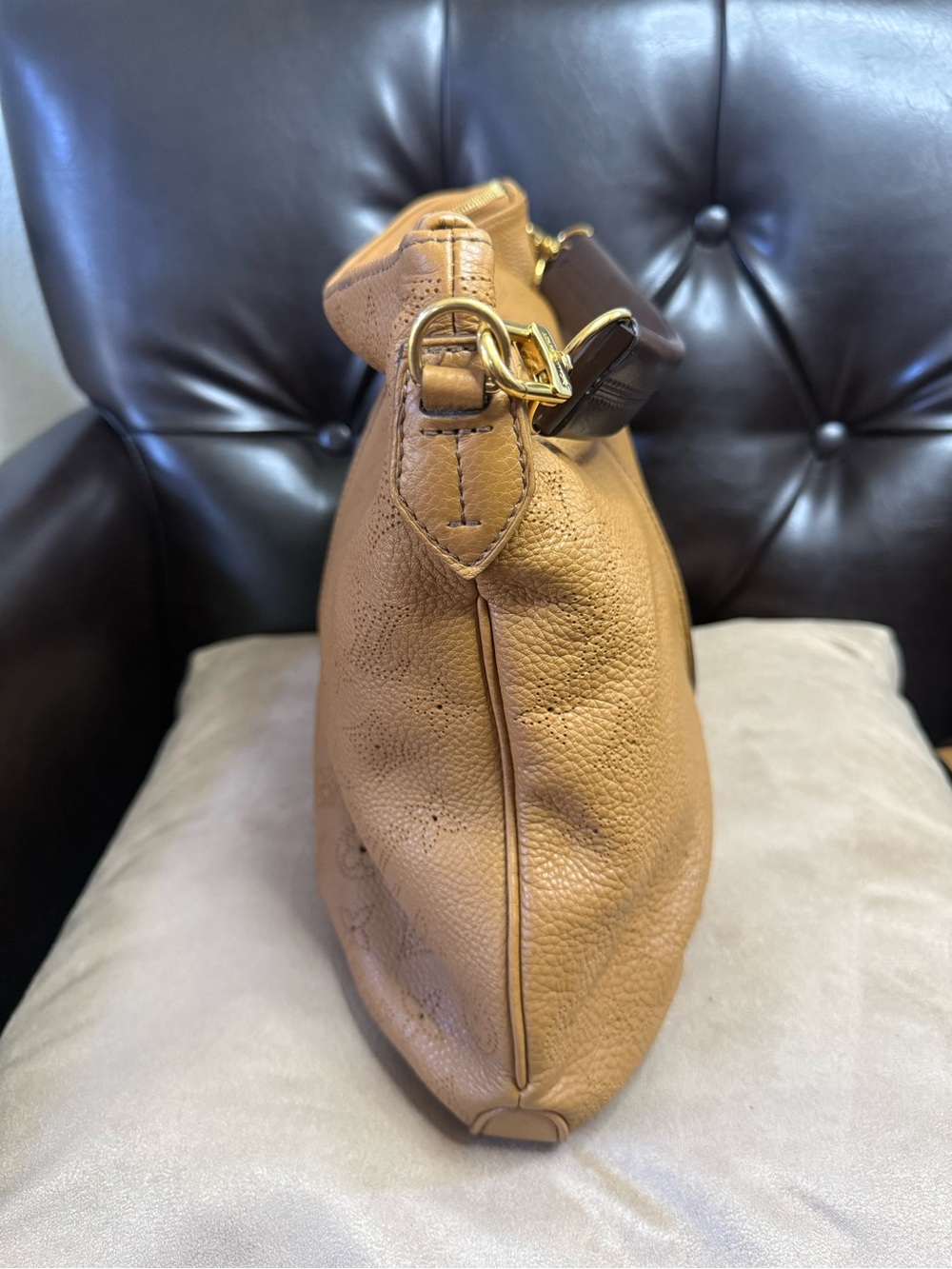AUTH. LOUIS VUITTON MAHINA SERENE MM 2-Way Handbag/Shoulderbag-Caramel-🔥🔥 - Picture 9 of 16